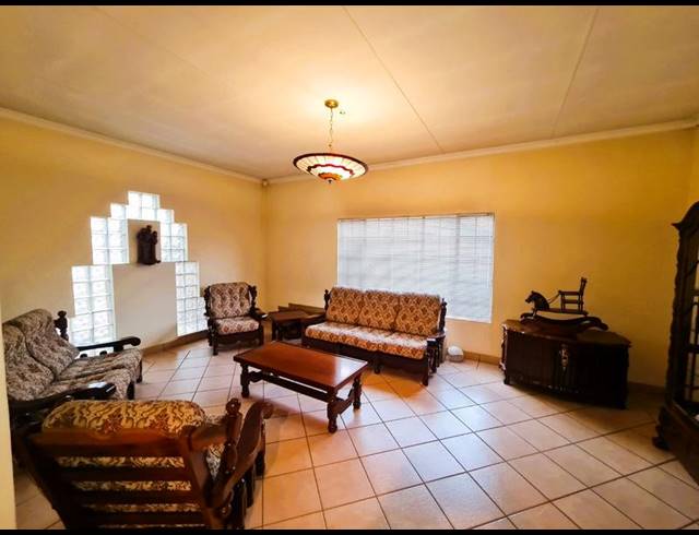 4 BEDROOM HOUSE FOR SALE IN HIGHVELD